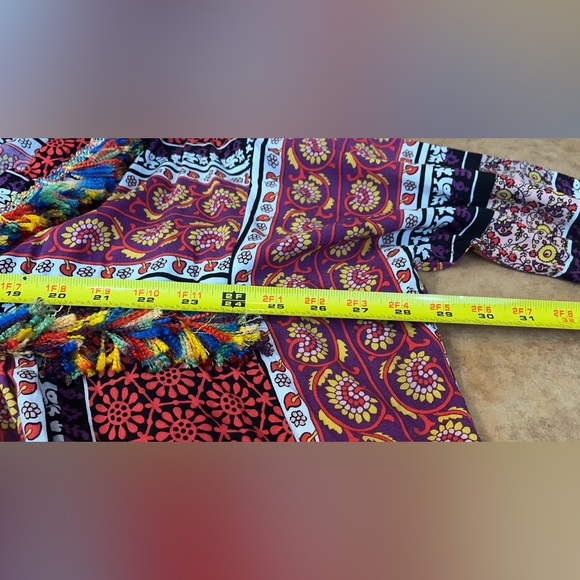 Velzera Colorful Tunic With Yarn Fringe Size L (oversized) - Picture 11 of 11